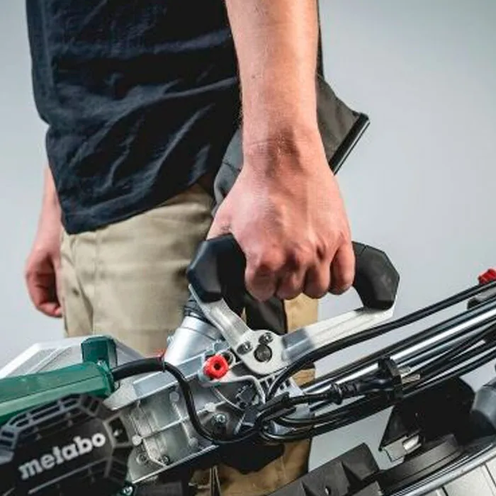 Fierastrau de debitat si sanfrenat Metabo KGS 216 M