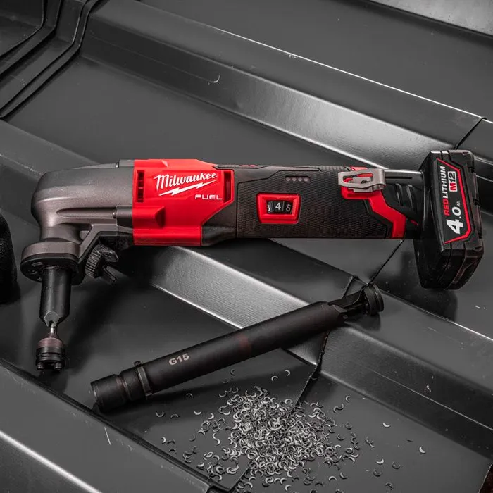 Masina de taiat tabla pe acumulator Milwaukee M12FNB16-0
