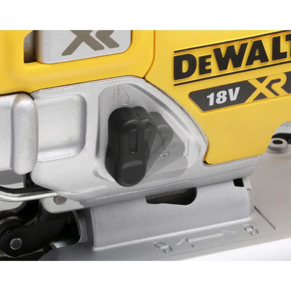 Лобзик аккумуляторный DeWALT DCS334NT