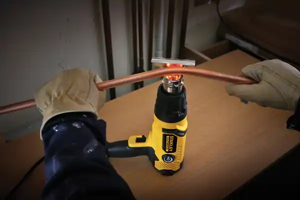 Suflanta aer cald Stanley Fatmax FME670K