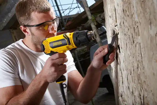 Suflanta aer cald Stanley Fatmax FME670K