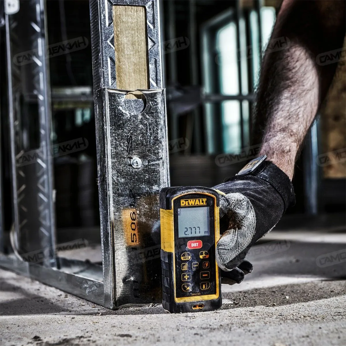 Telemetru laser DeWALT DW03101