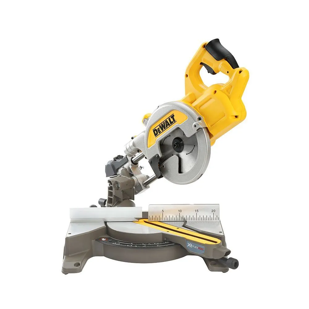 Cumpara  Fierastraie de debitat și sanfrenat - Торцовочная пила Dewalt DCS777T2..