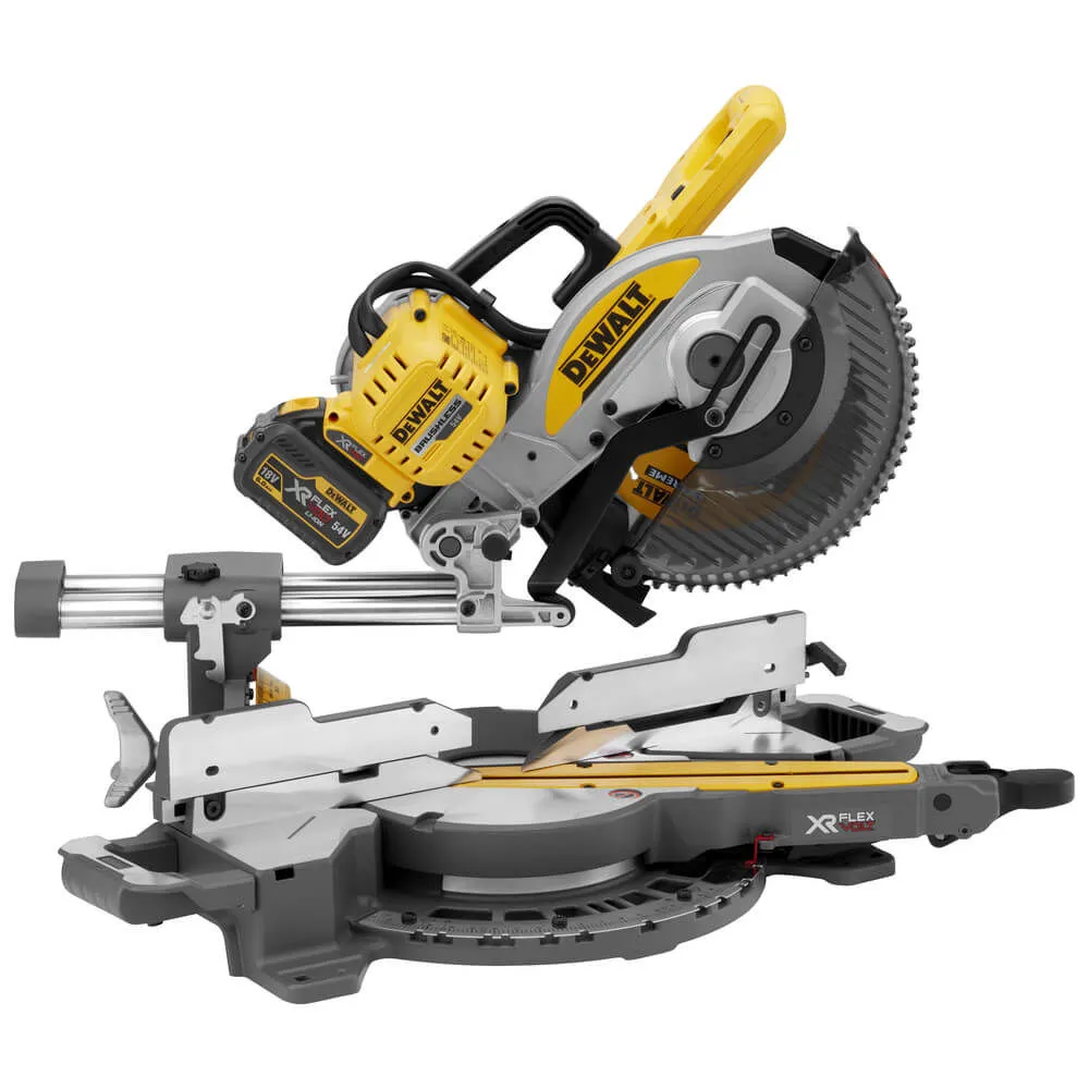 Cumpara  Fierastraie de debitat și sanfrenat - Торцовочная пила Dewalt DCS727T2..