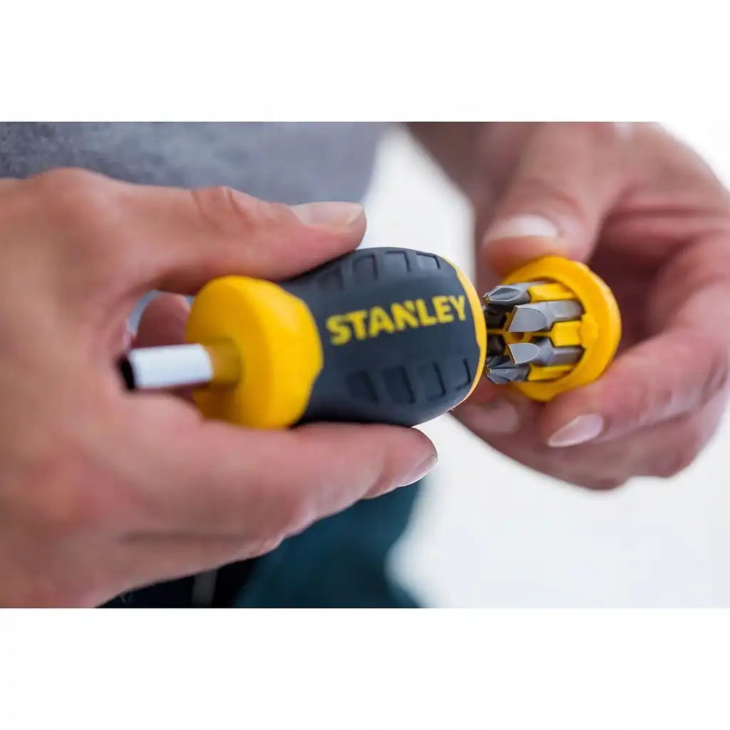 Șurubelniță Stanley Stubby Multibit 0-66-357