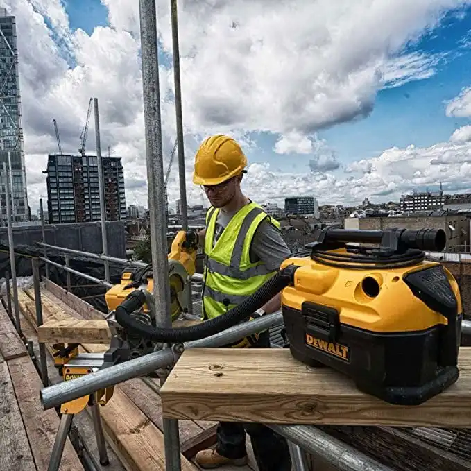 Аккумуляторный пылесос DeWALT DCV584L