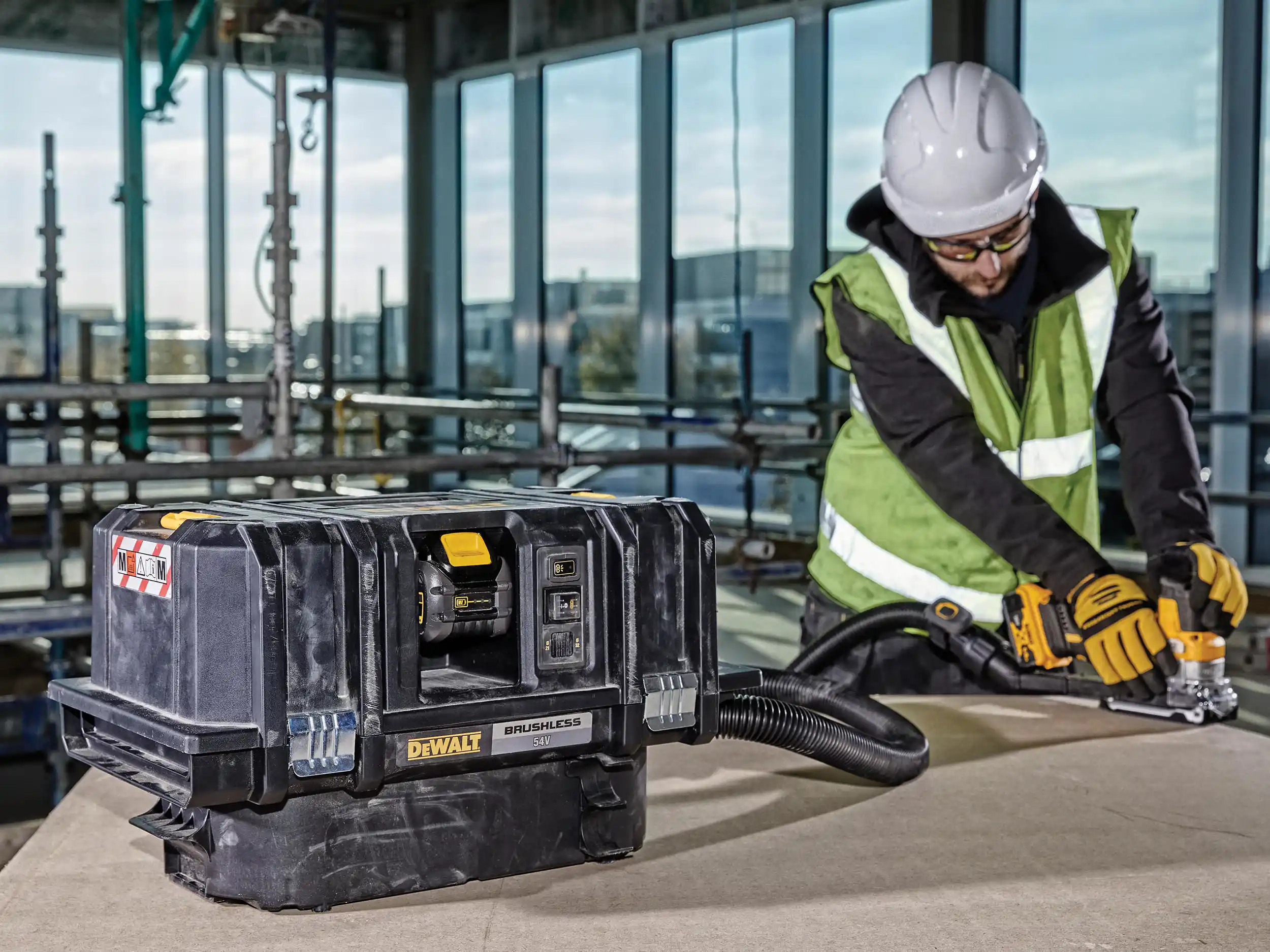 Aspirator cu acumulator DeWALT DCV586MT2