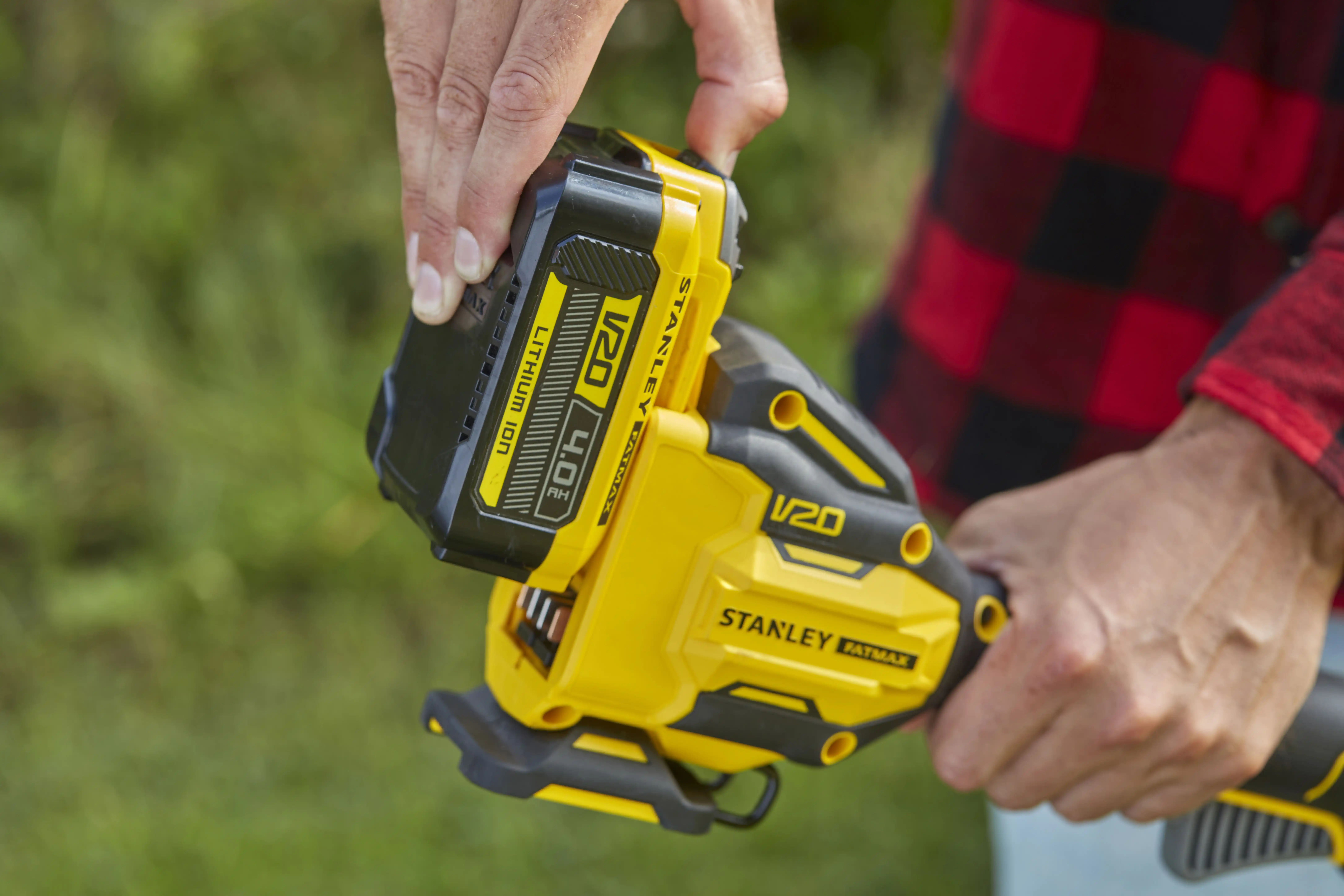 Trimer de grădină pe acumulator Stanley FatMax SFMCSTB933M