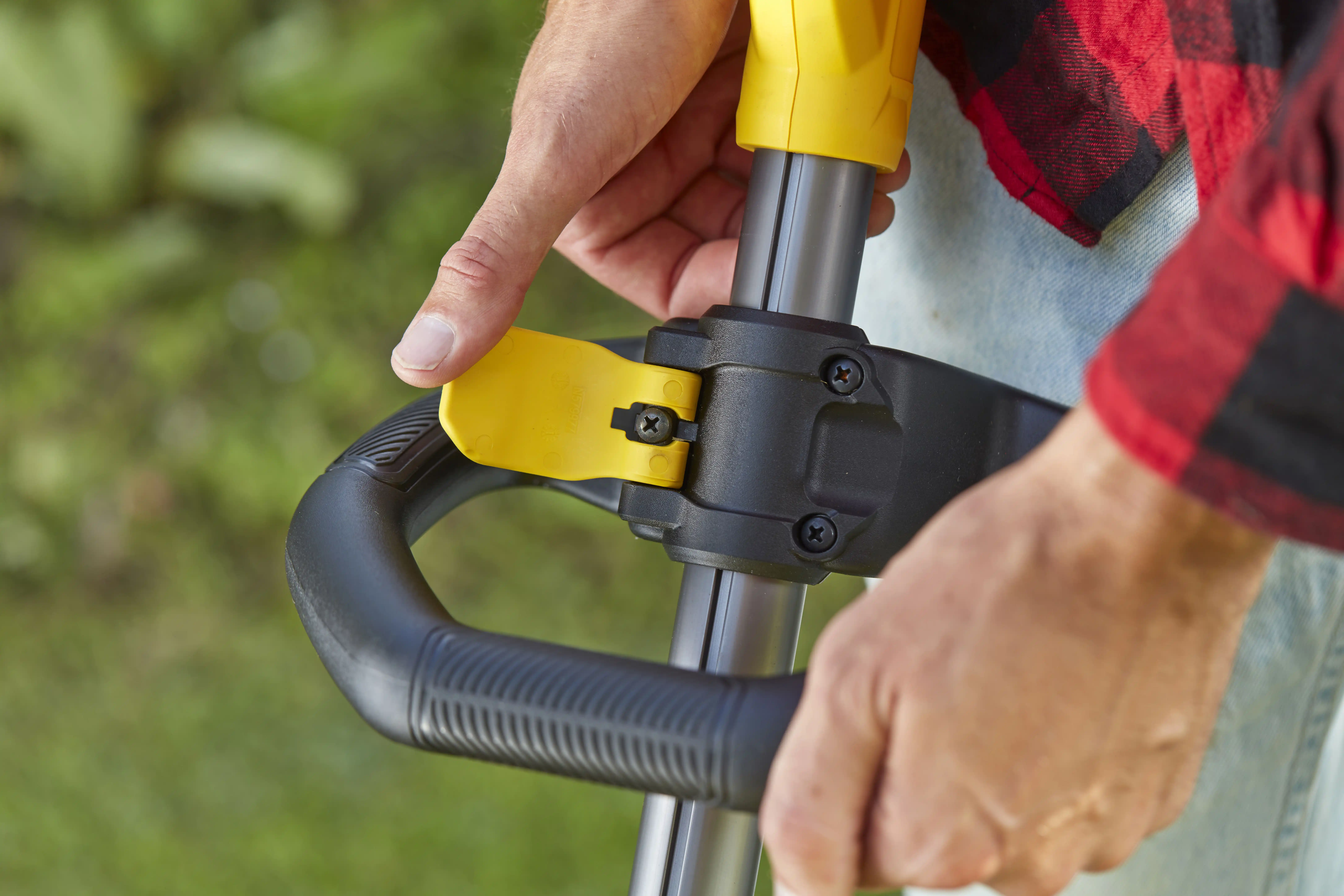 Trimer de grădină pe acumulator Stanley FatMax SFMCSTB933M