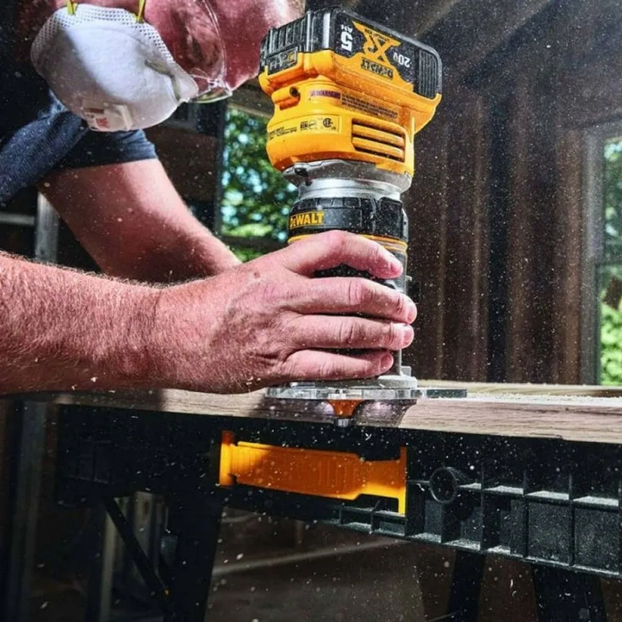 Freză cu acumulator DeWalt DCW600N