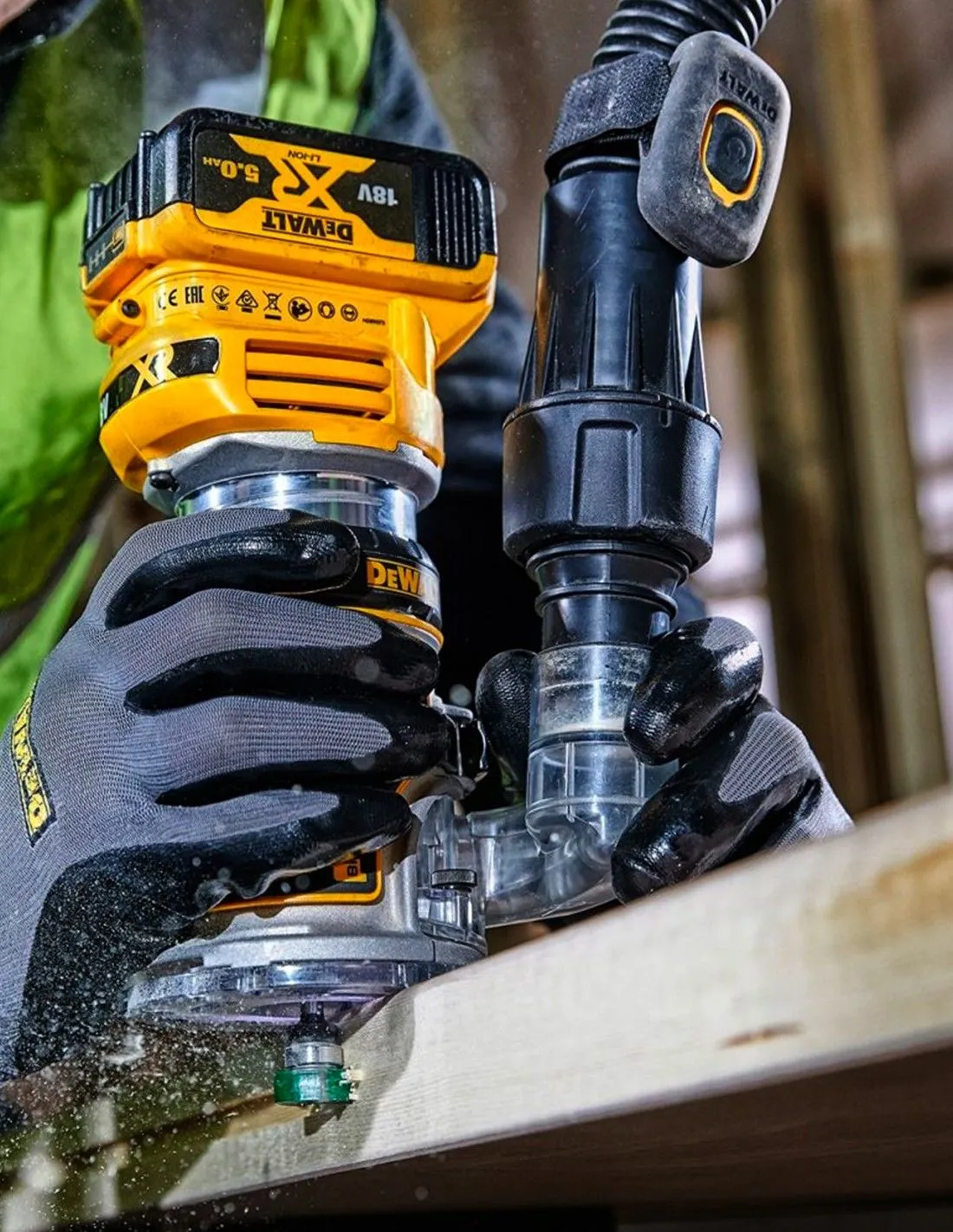 Freză cu acumulator DeWalt DCW600N