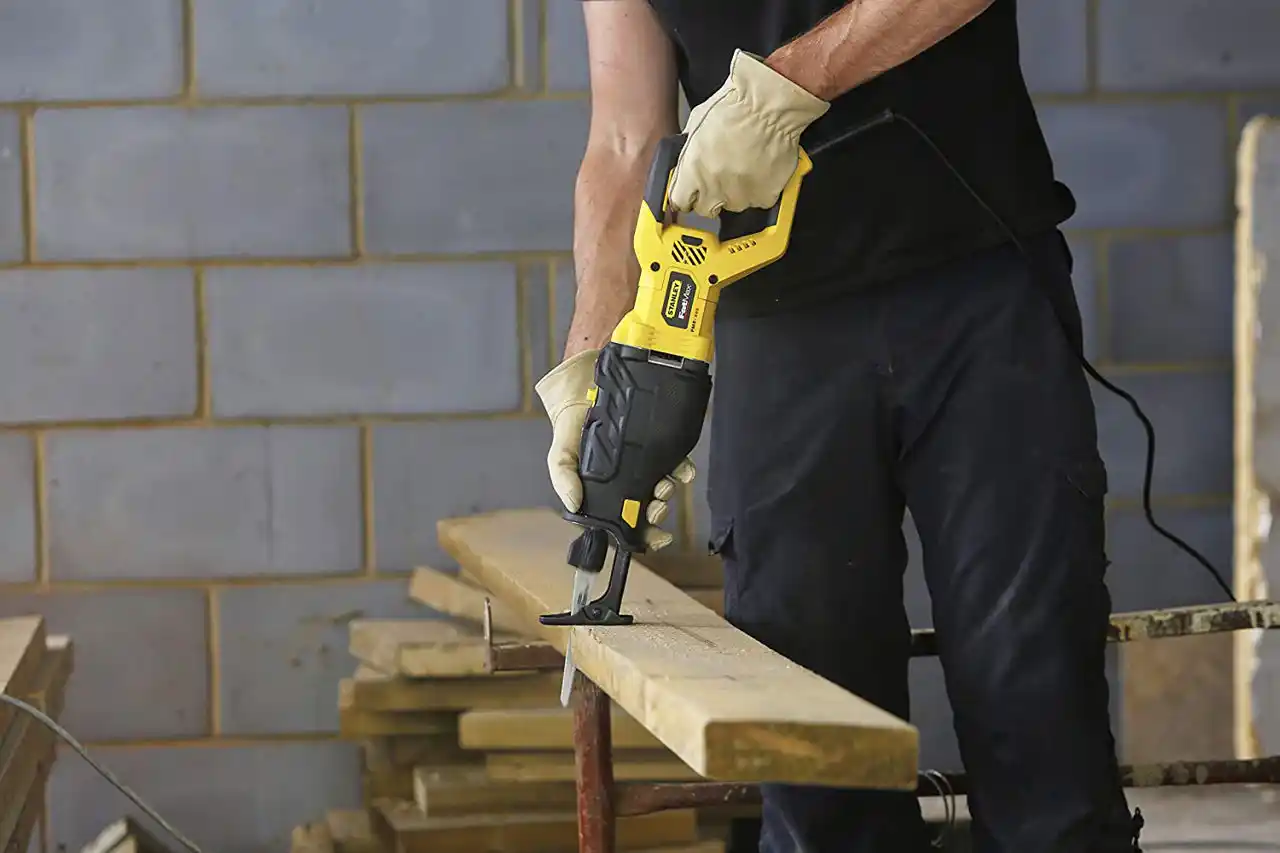 Пила Stanley FME365K-QS