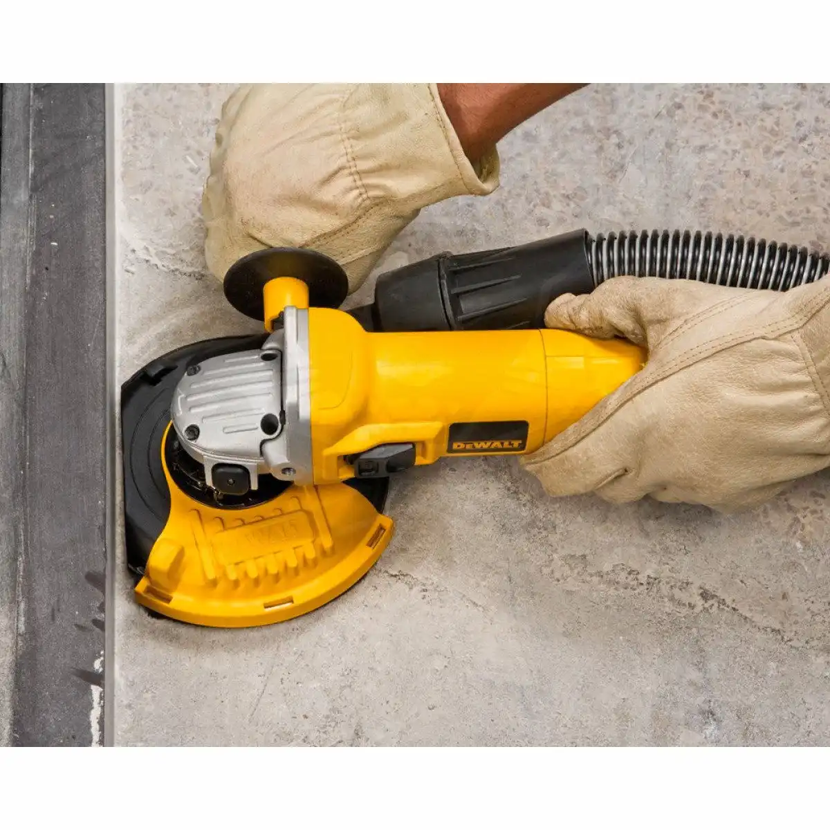 Кожух - адаптер на пылесос для угловых шлифмашин DeWALT DWE46150