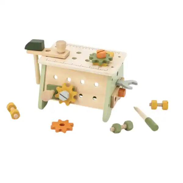 Деревянный верстак с инструментами