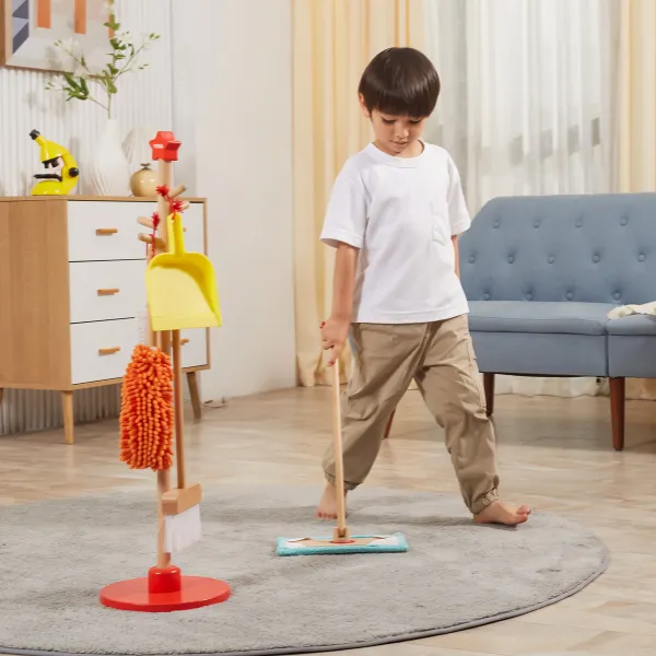 Set de 5 articole pentru menaj, pe suport