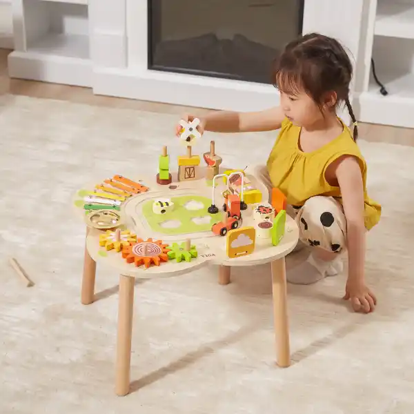 Деревянный развивающий столик "Ферма"