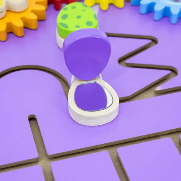 Бизиборд (настенный) "Трицератопс"