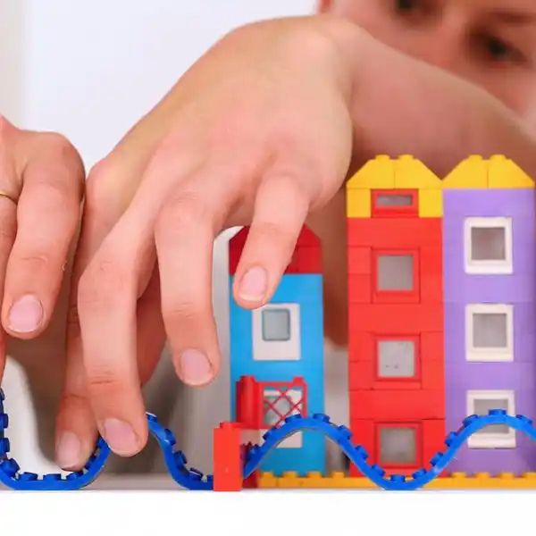 Bandă Zuru Mayka Construction