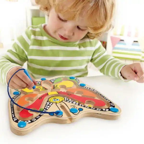 Labirint magnetic din lemn 