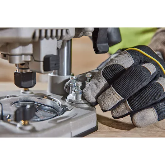 Mașină de frezat cu acumulator DEWALT DCW620NT-XJ