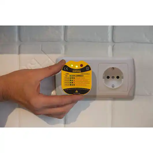 Tester pentru priză Stanley Fatmax FMHT82569-6