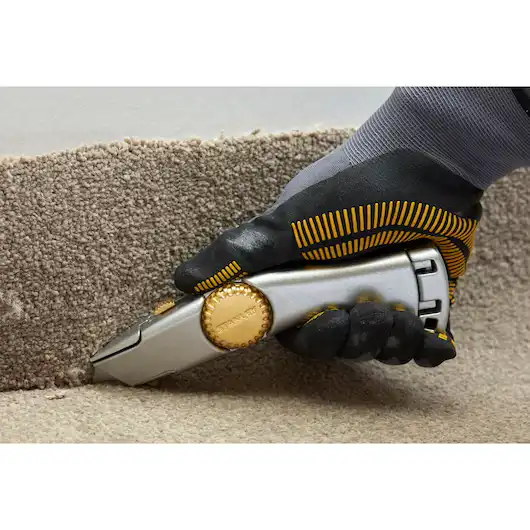 Нож с выдвижным лезвием 2-10-122