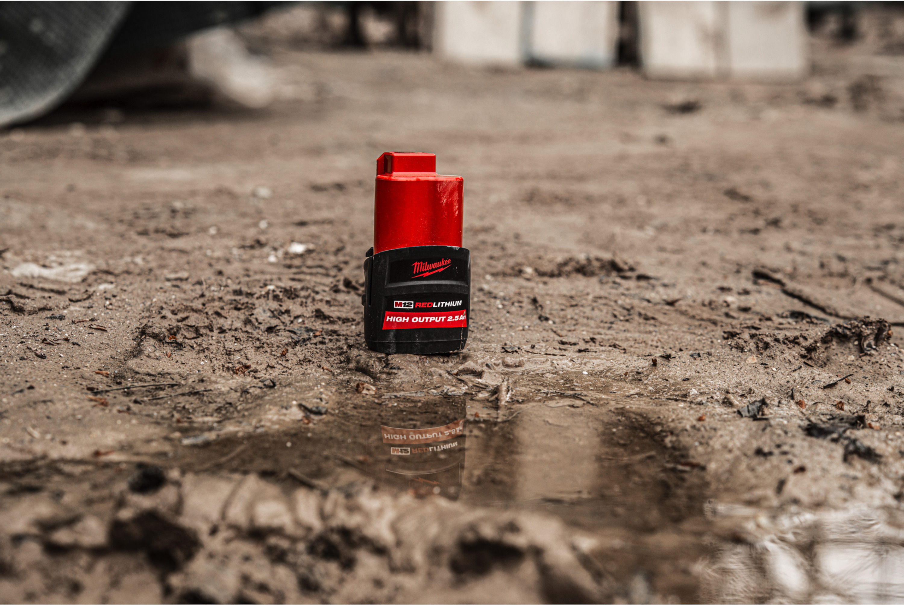 MILWAUKEE M12 HB2.5 12 В 2,5 А·ч