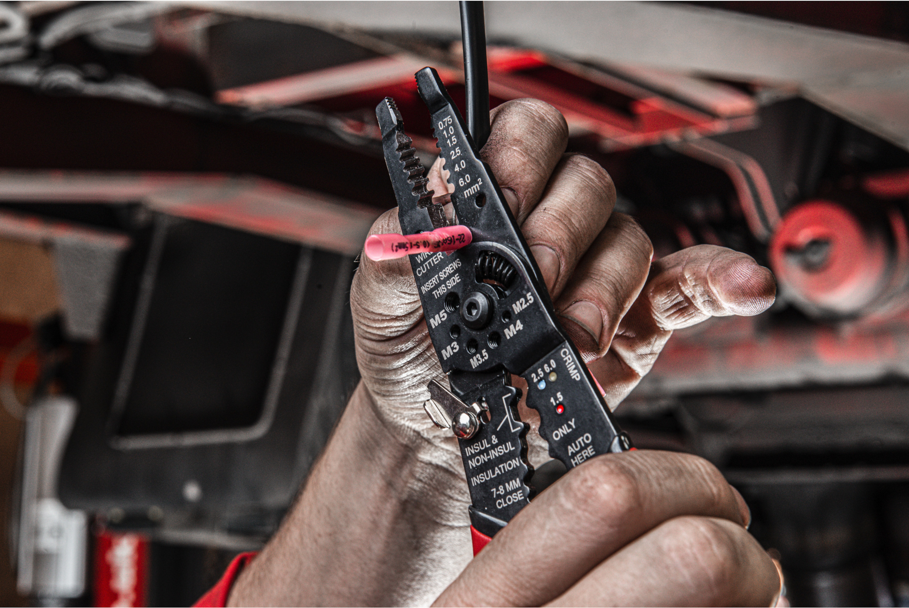 Клещи для зачистки проводов MILWAUKEE 4932493816