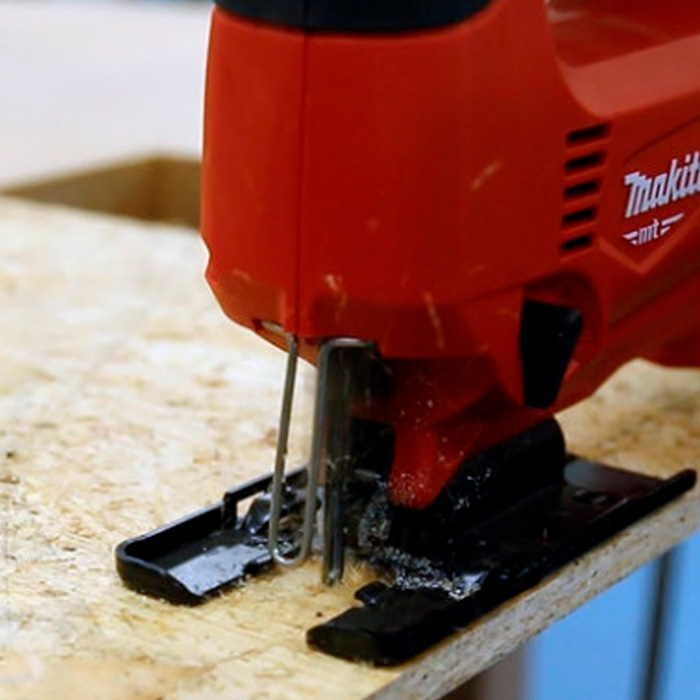 Makita M4301