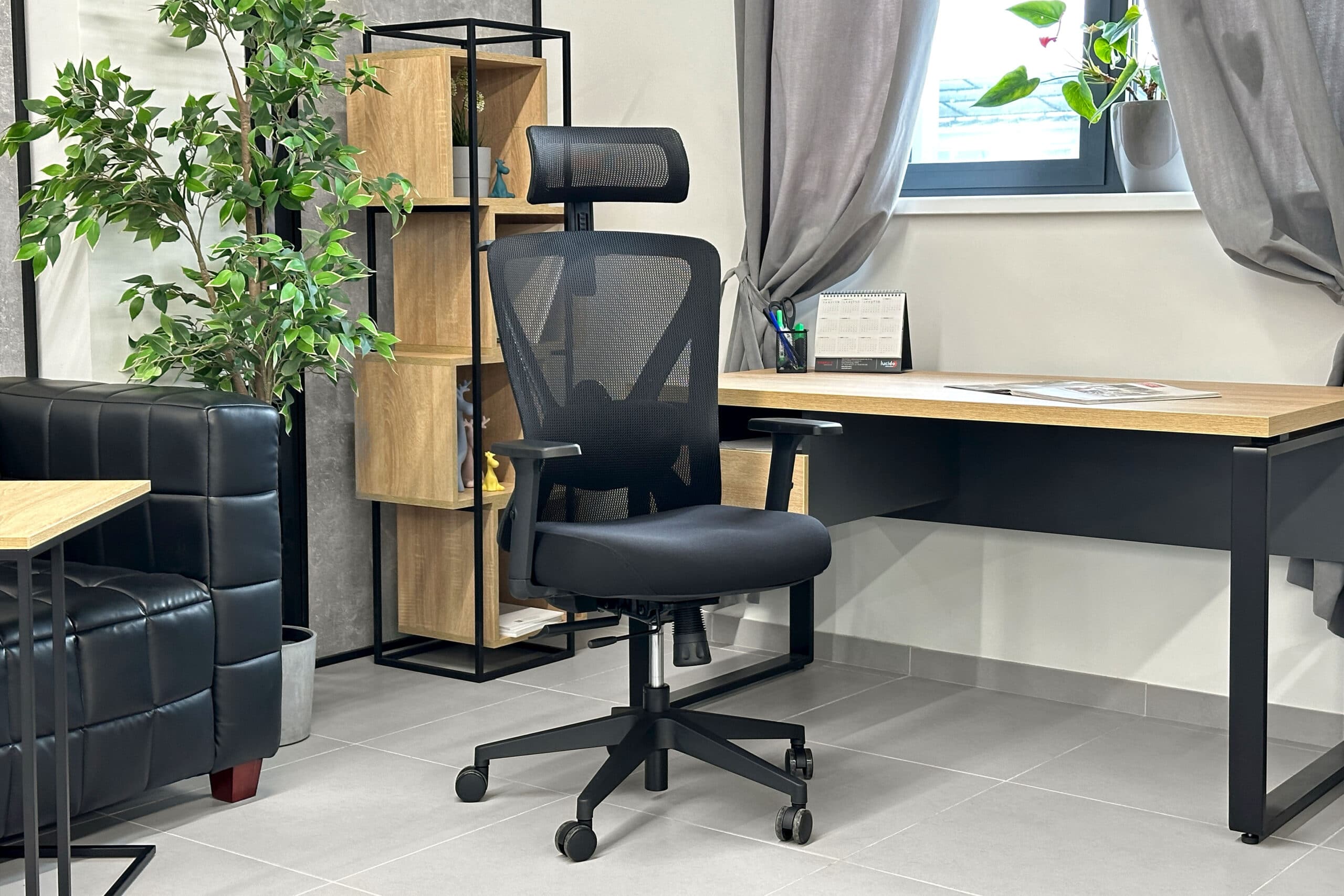 Кресло для офиса ORCO PLUS Black P056A