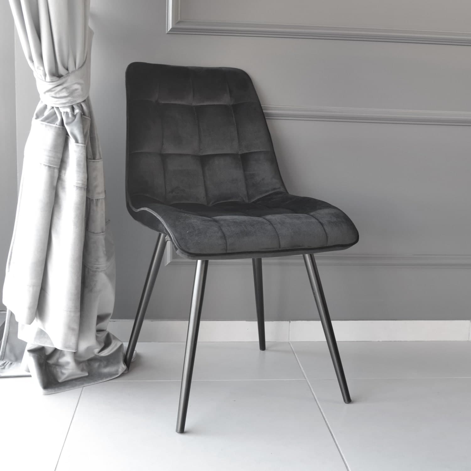 Стул Capella~Catifea Black HLR66+Black Legs
