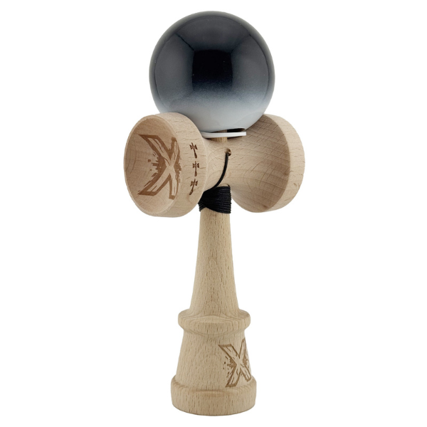 «Kendama Super Sticky X Original», rulment metalic, ața 62/65 cm, King size 7.5 x 6 x 18 cm, „Yin-Yang, finisaj lucios”