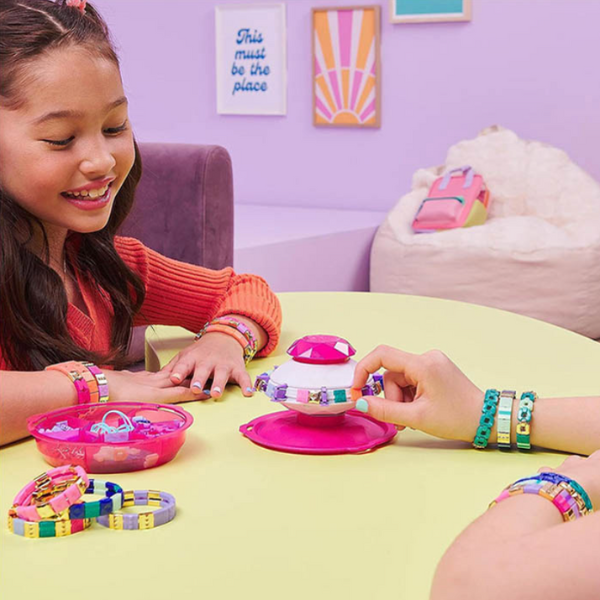 Set creativ: Crearea brățărilor, seria Cool Maker Pop Style