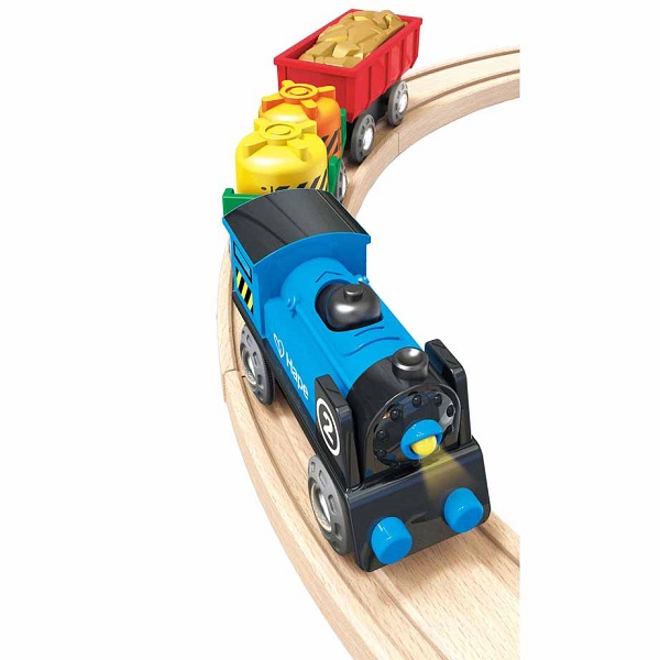 Tren Marfar cu doua vagoane