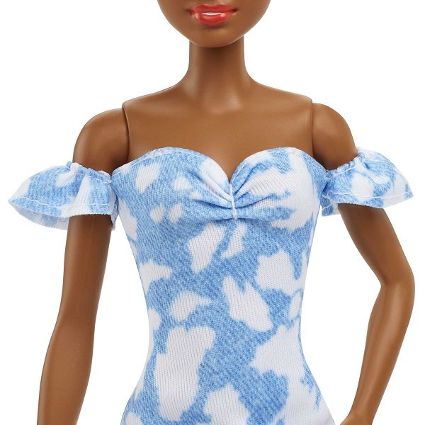 Păpușa Barbie "Fashionista" în rochie albastră
