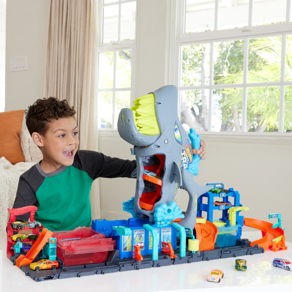 Hot Wheels City Ultra Shark Car Wash Track