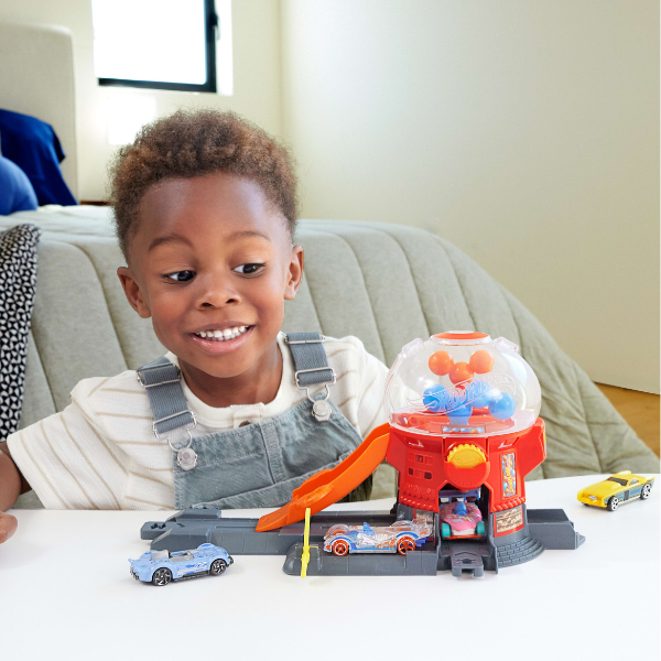 Игровой набор Hot Wheels "Магазин сладостей"