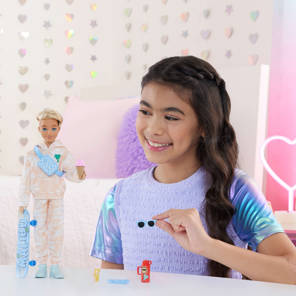 Păpușa Barbie Dream Besties "Ken" cu accesorii