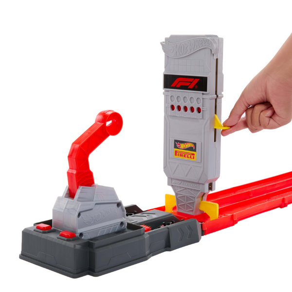 Set de joacă Hot Wheels „Set pistă de curse F1”