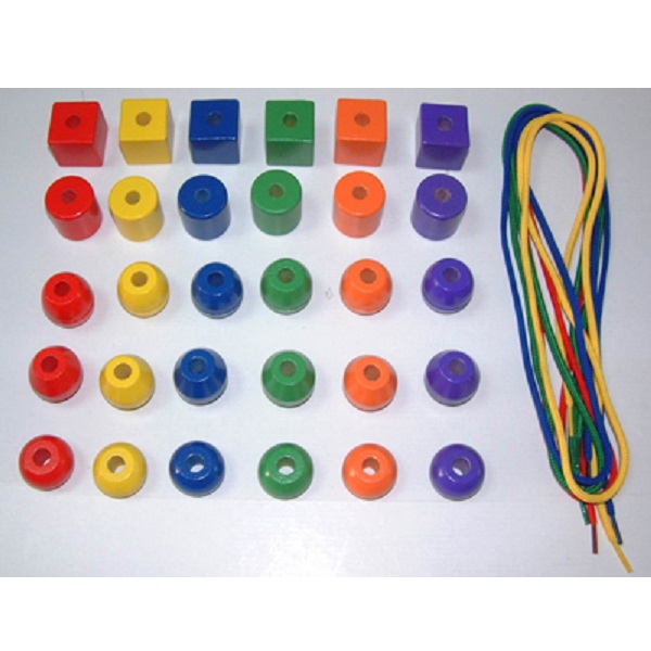 Set de joc cu șiret „Mărgele și figuri geometrice”