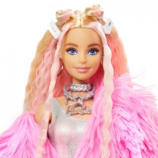 Set Barbie “Extra” într-o blăniță roz