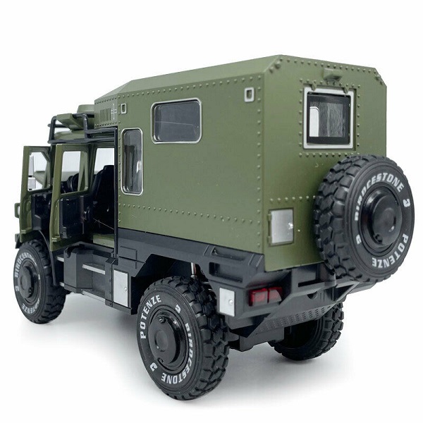 1:32 Mercedes-Benz-Unimog inerție (lumină, sunet)