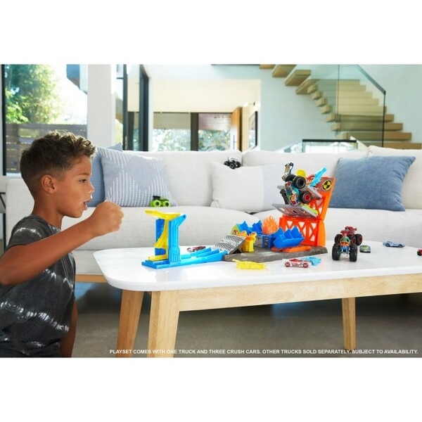 Hot Wheels Monster Trucks  Set “Blast Station”