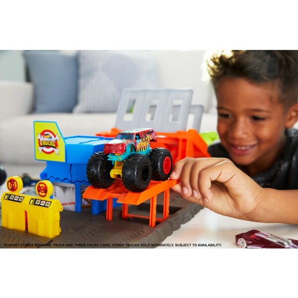 Hot Wheels Monster Trucks  Set “Blast Station”