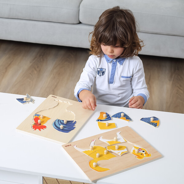 Puzzle din lemn Montessori cu buton “Cățel”
