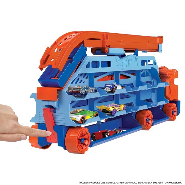 Hot Wheels Игровой набор Грузовик-автотрек “Десантирование с воздуха”