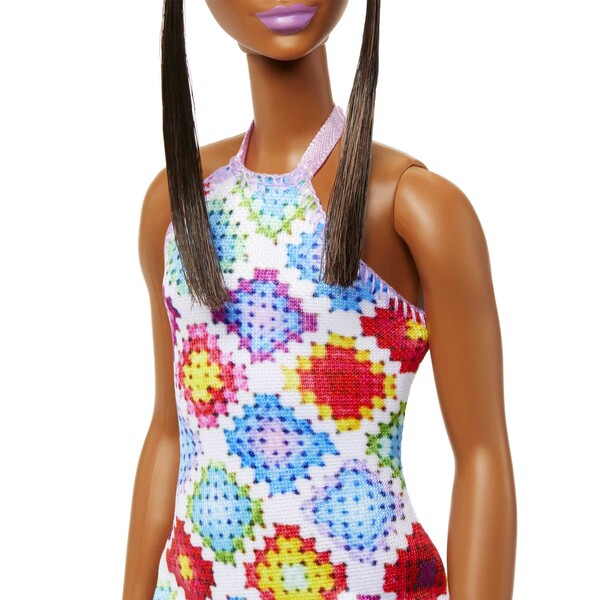 Papușa Barbie "Fashionista cu părul castaniu"