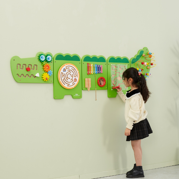 Busyboard (de perete) „Crocodil”