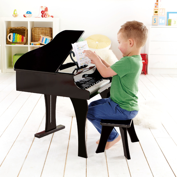 Instrument muzical „Pian negru cu scaun”