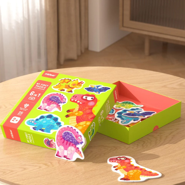 Primul puzzle „Dinozauri drăguți”